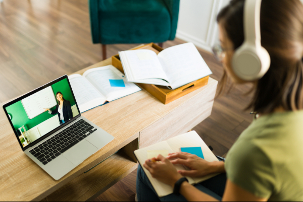 Melhores plataformas para cursos online em 2026: qual é a ideal?