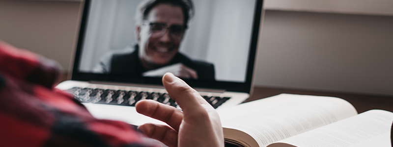 Como dar aula em EAD? 5 dicas + bônus para mergulhar neste mercado promissor!
