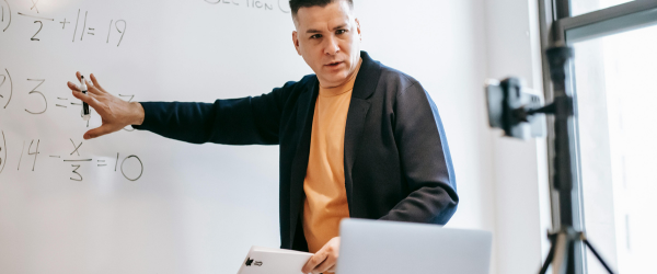 Guia para criar um treinamento interativo online sem estresse!