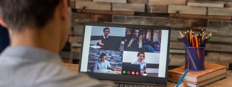 Quais são as estratégias de ensino que devem ser utilizadas na educação online? Conheça 3 opções!