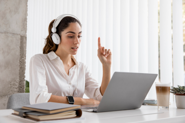 Plataforma de cursos online gratuita ou paga: por onde começar?
