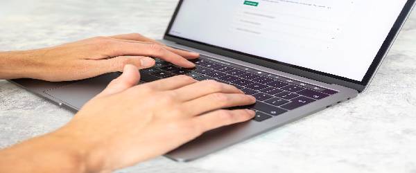 Guia prático: dicas, gatilhos e exemplos copy para aumentar as vendas!