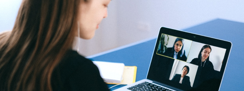 O que é webconferência no EAD? 5 passos práticos pra começar!