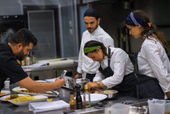 Como montar um curso de culinária? Estrutura, legislação, conteúdo, marketing e mais!