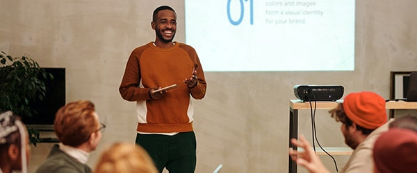 Elevando sua apresentação: revelando histórias de sucesso com elementos visuais
