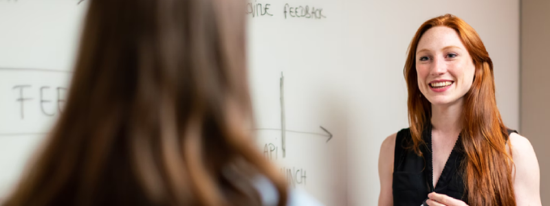 Qual a diferença entre professor e tutor? Entenda quais as responsabilidades de cada um