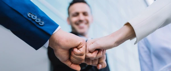 Collabs entre marcas: quais as vantagens de investir em 2024?
